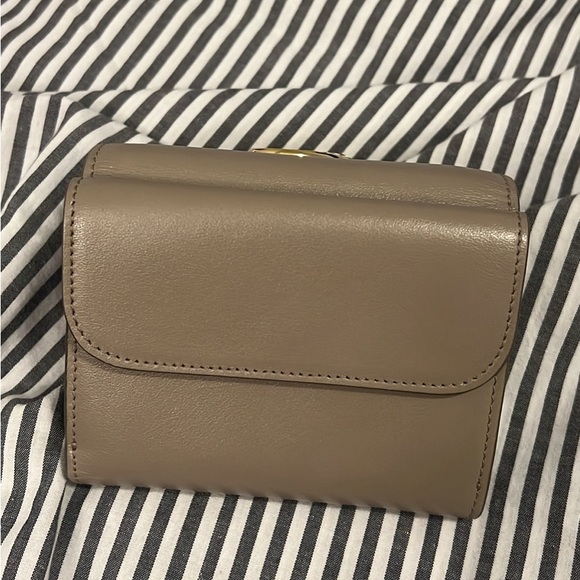 Chloe C monogram wallet beige - Picture 4 of 4